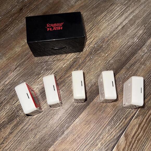 Hasbro Scrabble Flash Electronic Family Word Game Preowned In Case - Picture 4 of 8